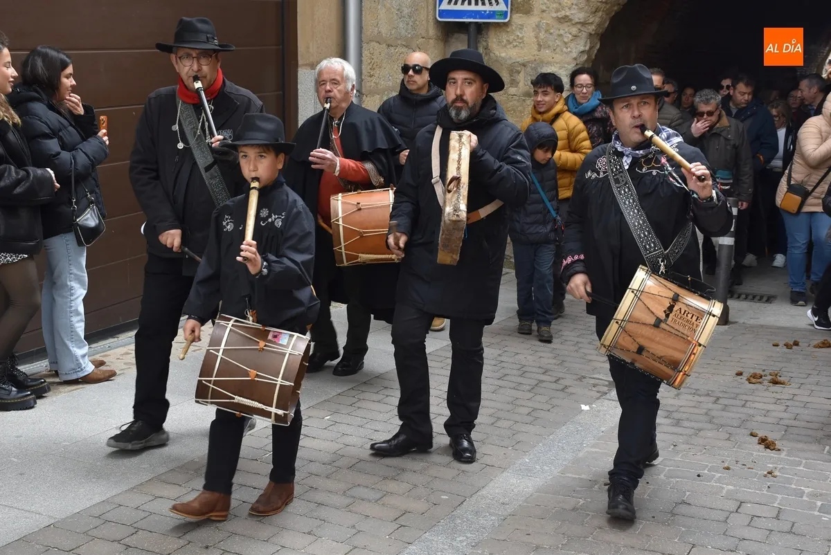 Foto 11 - Las calles del centro hist&oacute;rico se impregnan de esp&iacute;ritu charro con calesa incluida