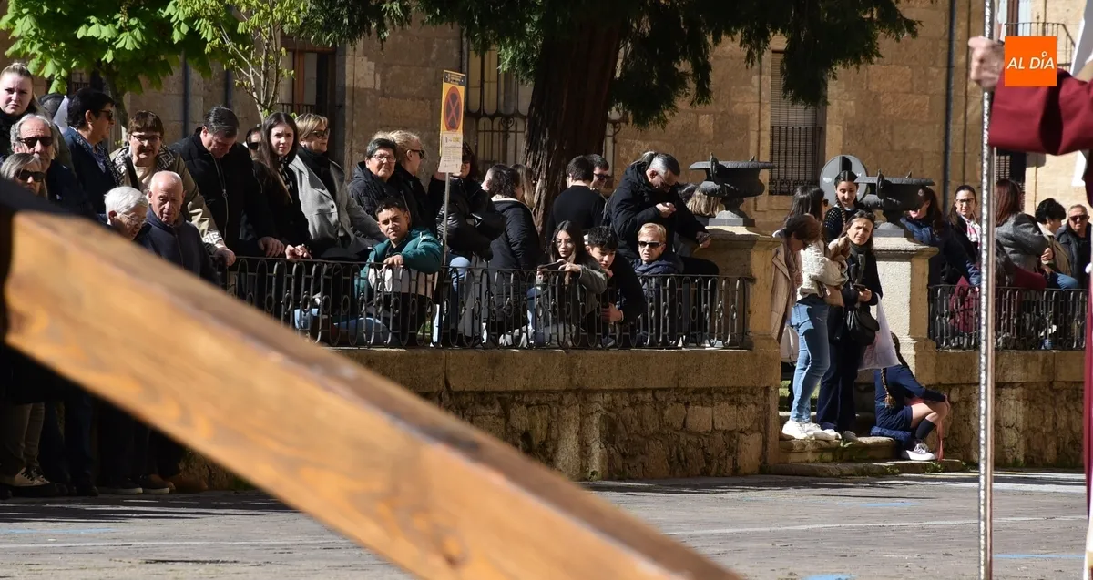 Foto 5 - La Cruz retorna a las calles dos a&ntilde;os despu&eacute;s en un &aacute;gil desfile con el sol como acompa&ntilde;ante