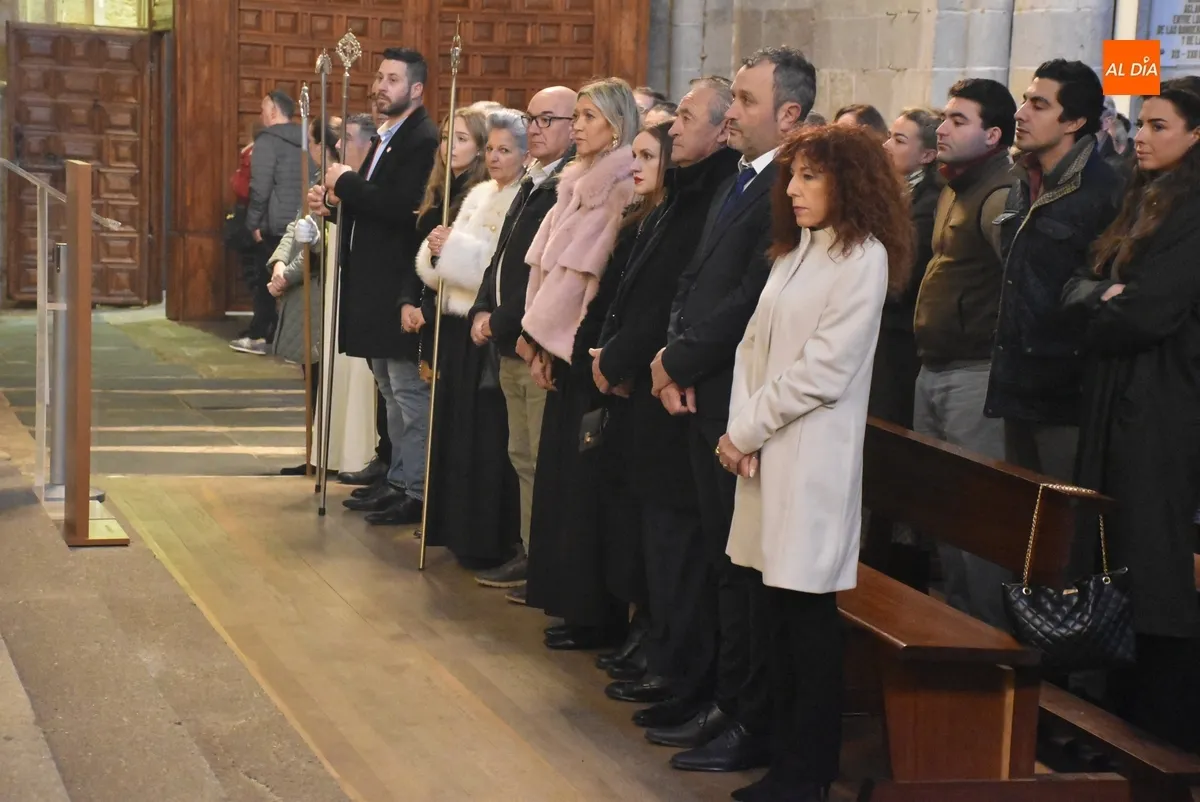 Foto 11 - Ampl&iacute;sima asistencia a la Misa de la Pascua de Resurrecci&oacute;n en la Seo mirobrigense