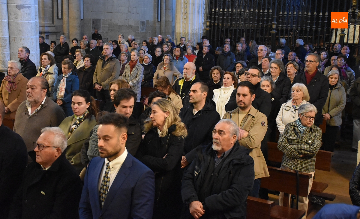 Amplísima asistencia a la Misa de la Pascua de Resurrección en la Seo mirobrigense