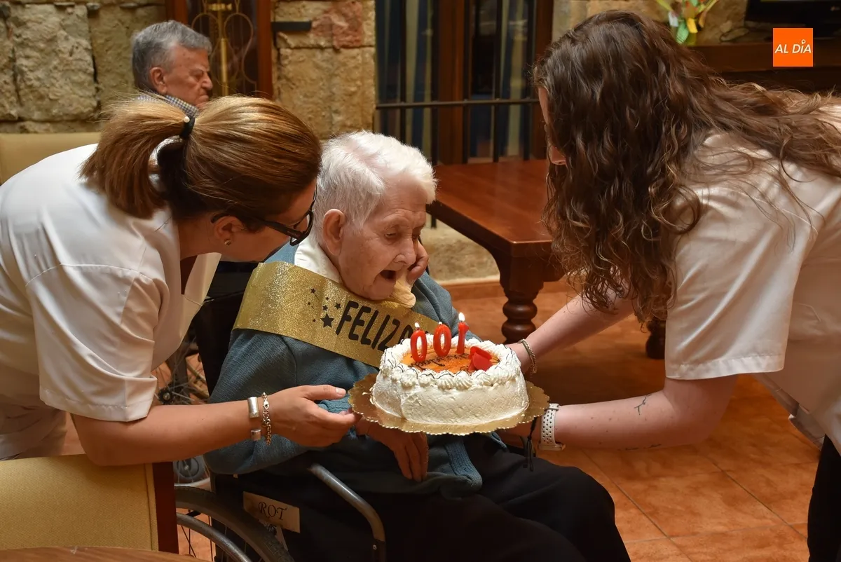 Foto 3 - Paca Mateos Hern&aacute;ndez, nueva centenaria en la Residencia Obispo T&eacute;llez