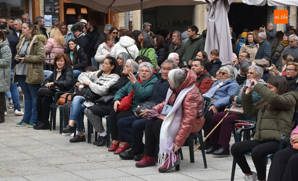 Foto 2 - Unos jovenc&iacute;simos debutantes encandilan en el festival matinal de La Charrada
