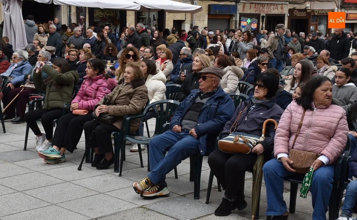 Foto 3 - Unos jovenc&iacute;simos debutantes encandilan en el festival matinal de La Charrada