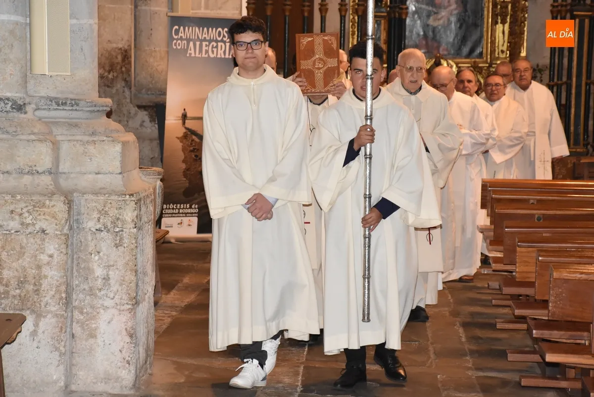 Foto 2 - Bendecidos los santos &oacute;leos que ser&aacute;n empleados en las celebraciones en el territorio diocesano