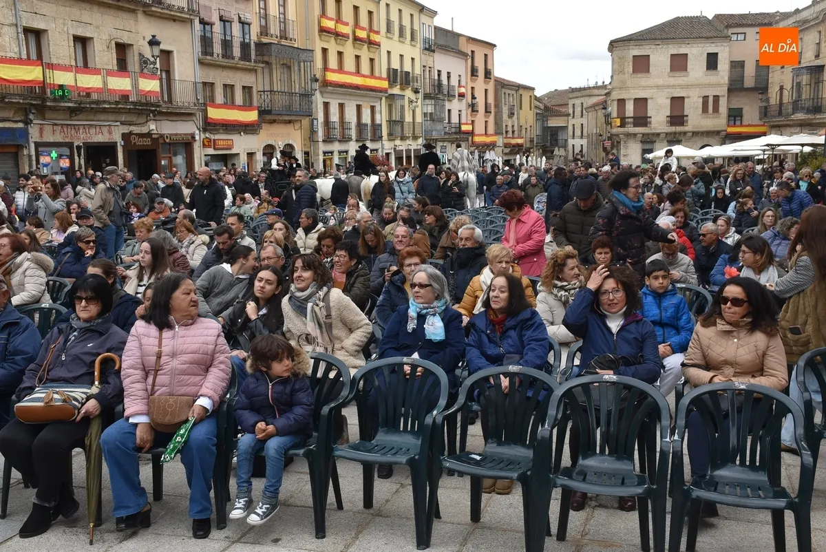 Foto 4 - Unos jovenc&iacute;simos debutantes encandilan en el festival matinal de La Charrada