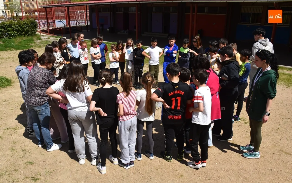 Foto 3 - Los alumnos del Colegio Mir&oacute;briga prueban una t&eacute;cnica de impresi&oacute;n con 200 a&ntilde;os de historia