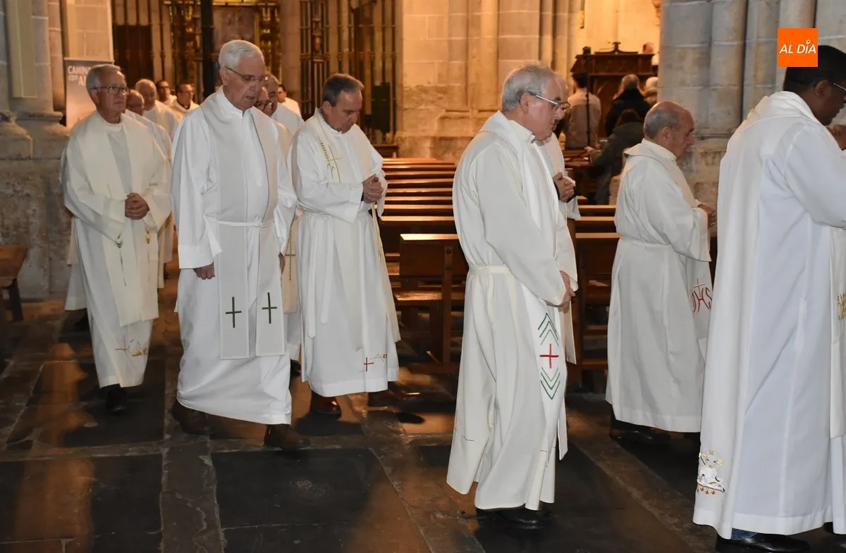 Foto 5 - Bendecidos los santos &oacute;leos que ser&aacute;n empleados en las celebraciones en el territorio diocesano