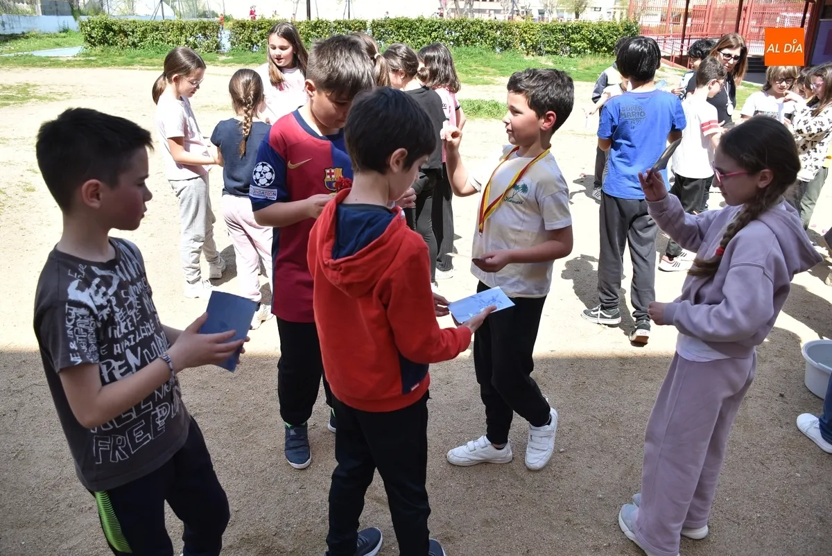 Foto 5 - Los alumnos del Colegio Mir&oacute;briga prueban una t&eacute;cnica de impresi&oacute;n con 200 a&ntilde;os de historia