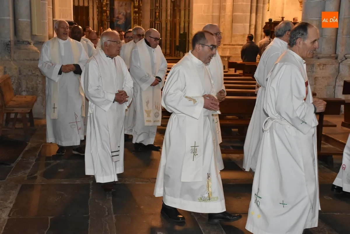 Foto 7 - Bendecidos los santos &oacute;leos que ser&aacute;n empleados en las celebraciones en el territorio diocesano
