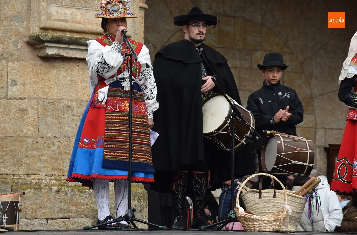 Foto 7 - Unos jovenc&iacute;simos debutantes encandilan en el festival matinal de La Charrada