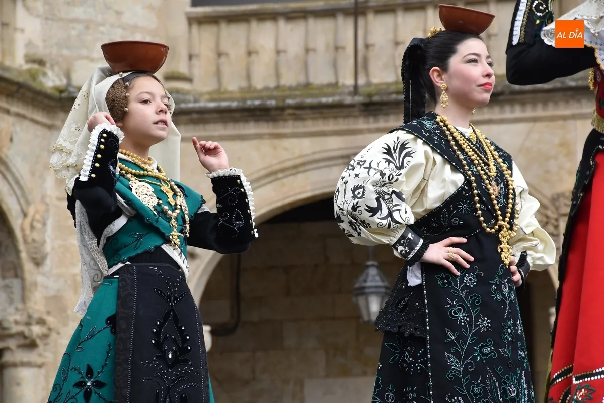 Foto 9 - Unos jovenc&iacute;simos debutantes encandilan en el festival matinal de La Charrada