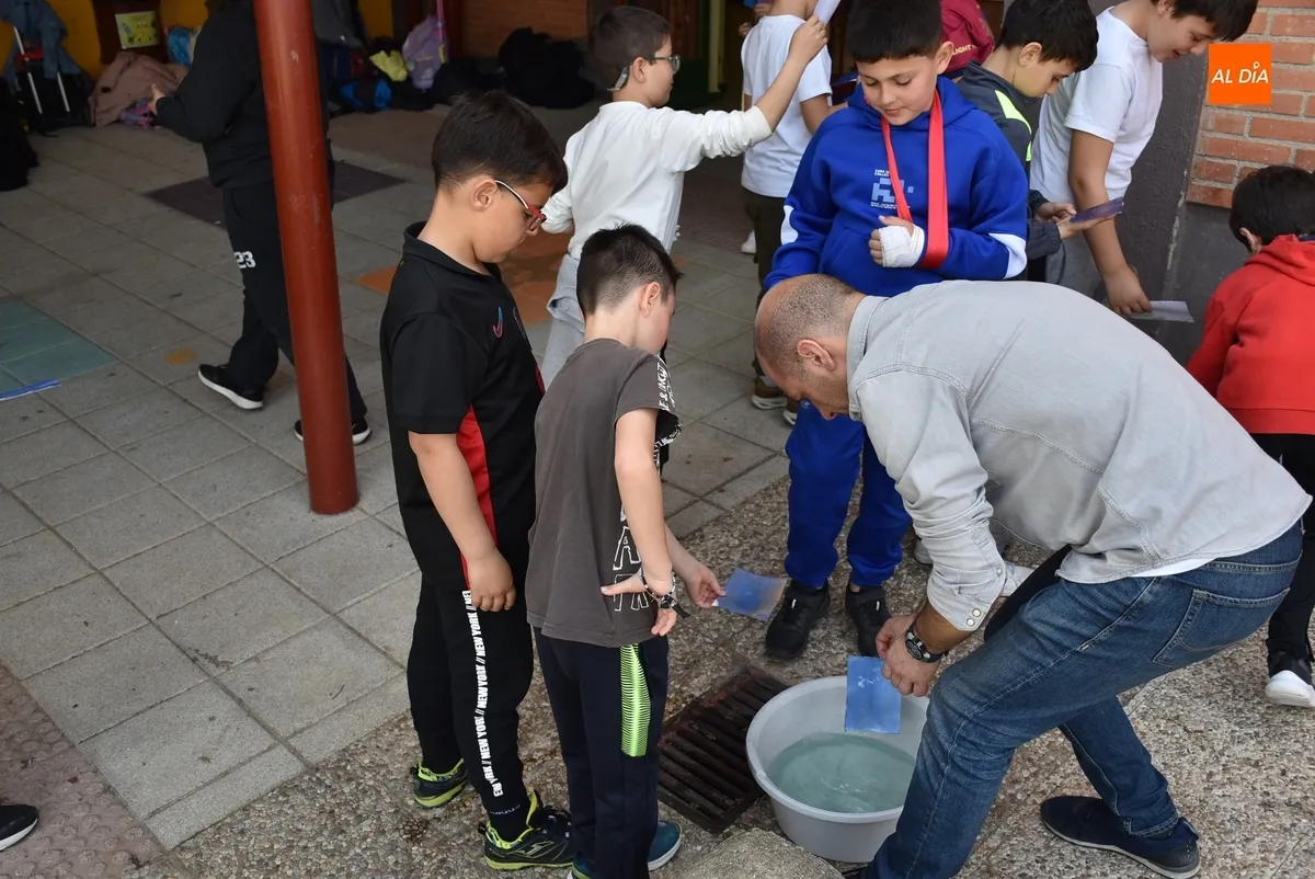 Foto 7 - Los alumnos del Colegio Mir&oacute;briga prueban una t&eacute;cnica de impresi&oacute;n con 200 a&ntilde;os de historia