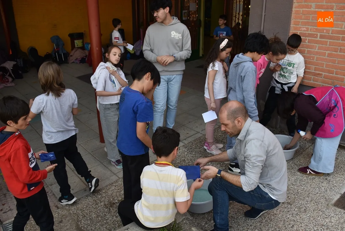 Foto 8 - Los alumnos del Colegio Mir&oacute;briga prueban una t&eacute;cnica de impresi&oacute;n con 200 a&ntilde;os de historia