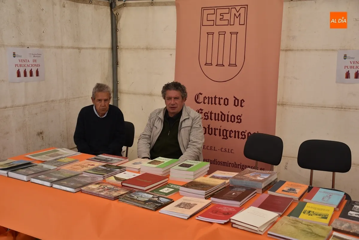 Foto 6 - La musical lectura del Quijote sirve de eje a la animada ma&ntilde;ana sabatina de la Feria del Libro