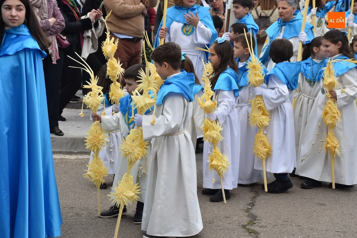Foto 4 - Ciudad Rodrigo disfruta de su primera procesi&oacute;n en una despejada ma&ntilde;ana con gran gent&iacute;o