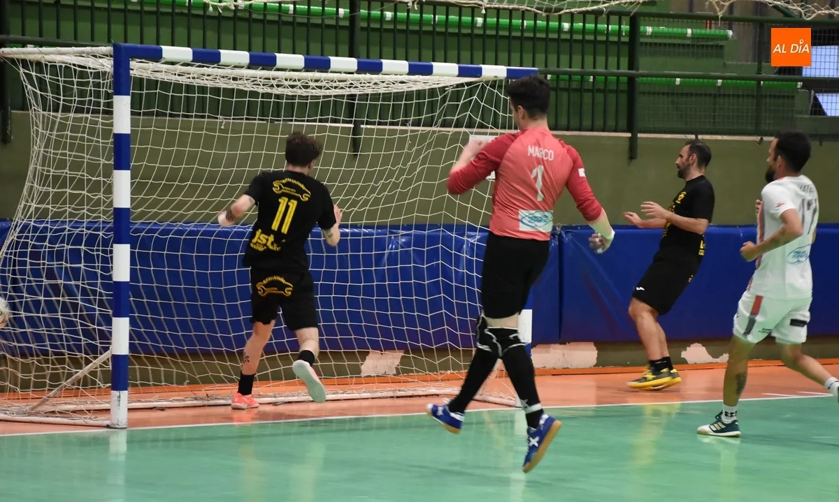 Foto 9 - El Mir&oacute;briga Futsal se impone a La Fea sin demasiadas complicaciones