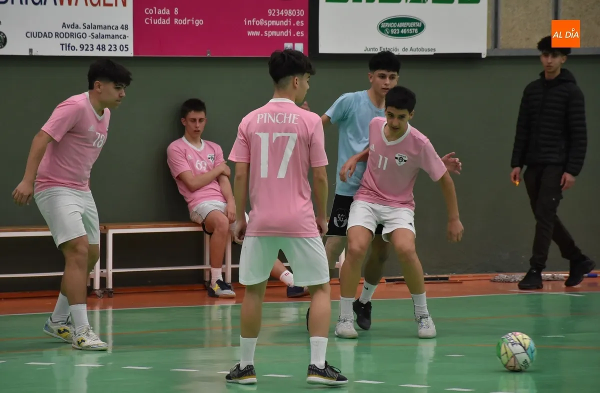 Foto 3 - Puente X Brazzers se lleva la 3&ordf; Farinato League de F&uacute;tbol Sala