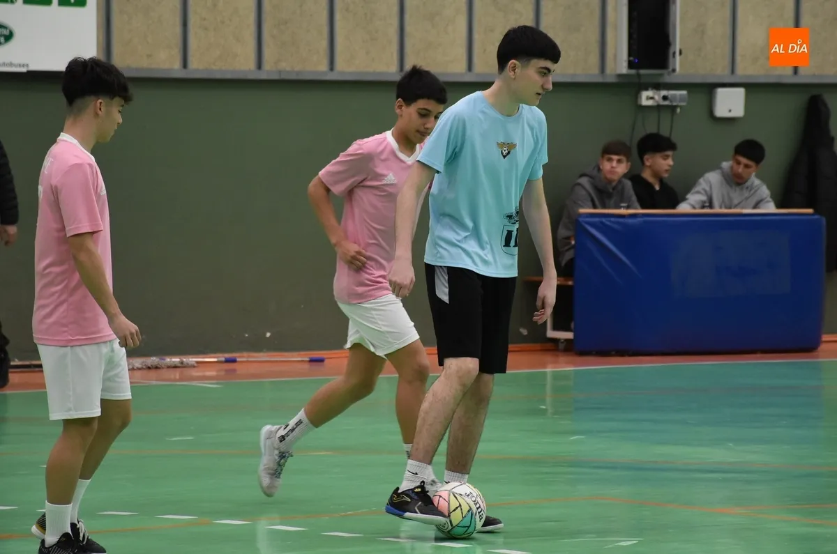 Foto 4 - Puente X Brazzers se lleva la 3&ordf; Farinato League de F&uacute;tbol Sala