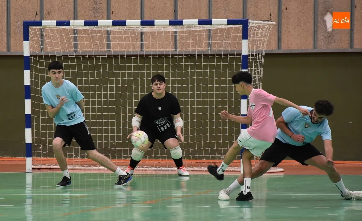 Foto 7 - Puente X Brazzers se lleva la 3&ordf; Farinato League de F&uacute;tbol Sala