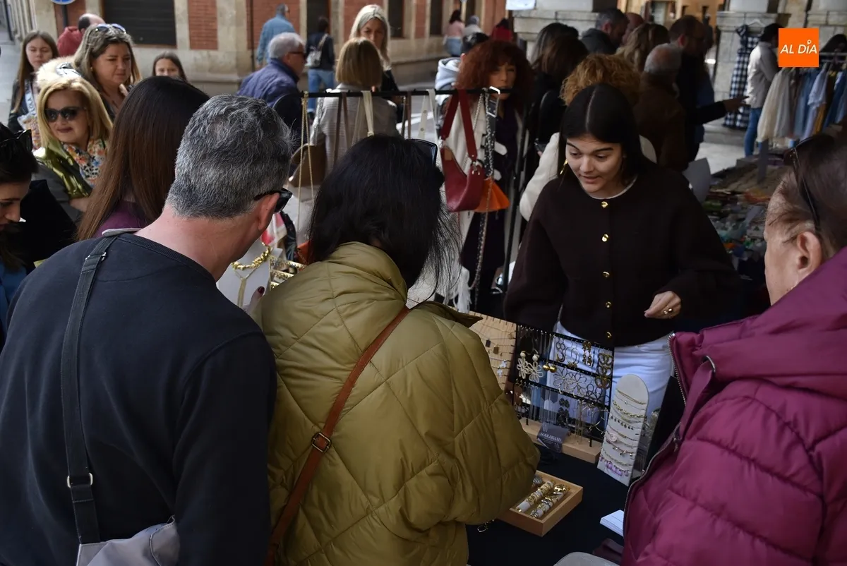 Foto 2 - Los soportales de Cardenal Pacheco albergan un ap&eacute;ndice al Mercado con 4 puestos mirobrigenses