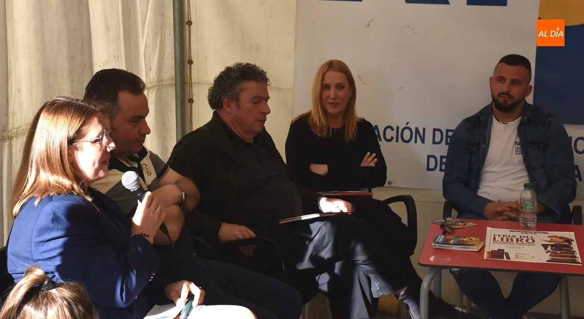 Foto 5 - La Feria del Libro llega a su final tras otra entretenida jornada de actividades