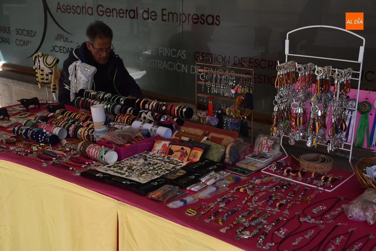 Foto 3 - Los soportales de Cardenal Pacheco albergan un ap&eacute;ndice al Mercado con 4 puestos mirobrigenses