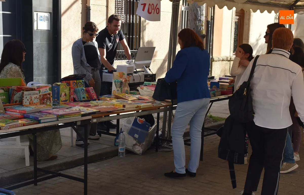 Foto 6 - La Feria del Libro llega a su final tras otra entretenida jornada de actividades