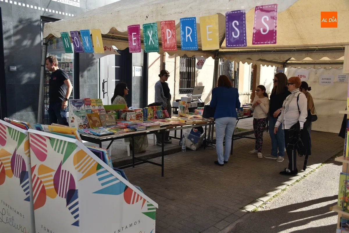 Foto 7 - La Feria del Libro llega a su final tras otra entretenida jornada de actividades