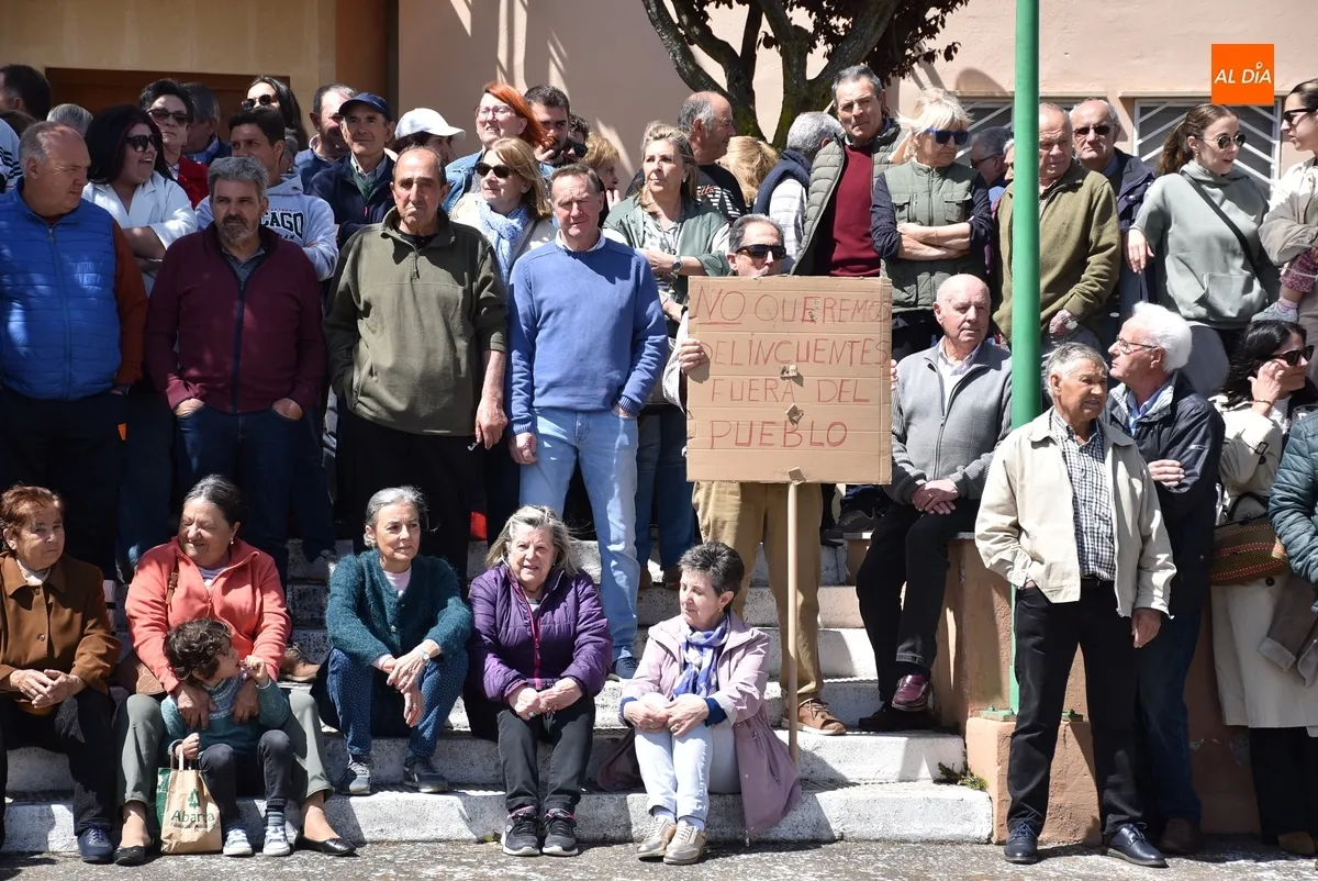 Foto 7 - Acaba con aplausos al conocerse un ingreso en prisi&oacute;n la protesta de Dios le Guarde por la inseguridad