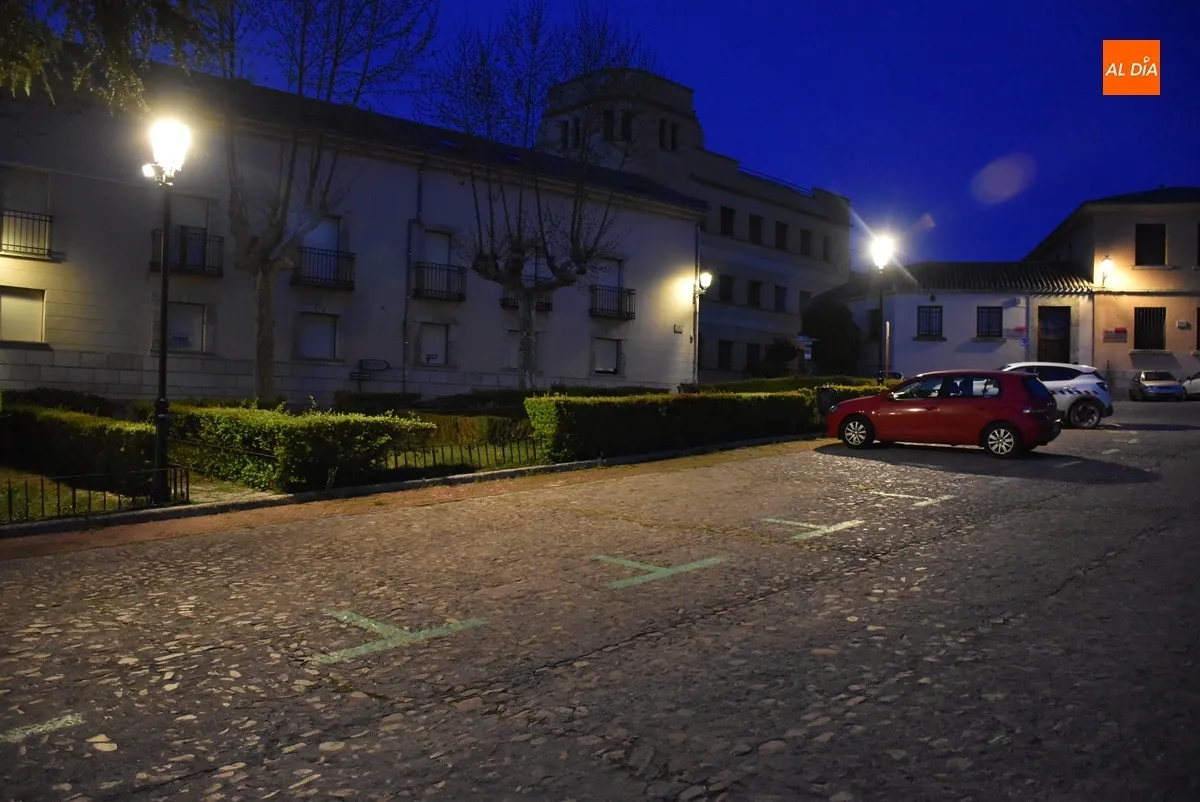 Foto 6 - El Verraco y toda la Plaza del Castillo abandonan la penumbra en la que se encontraban