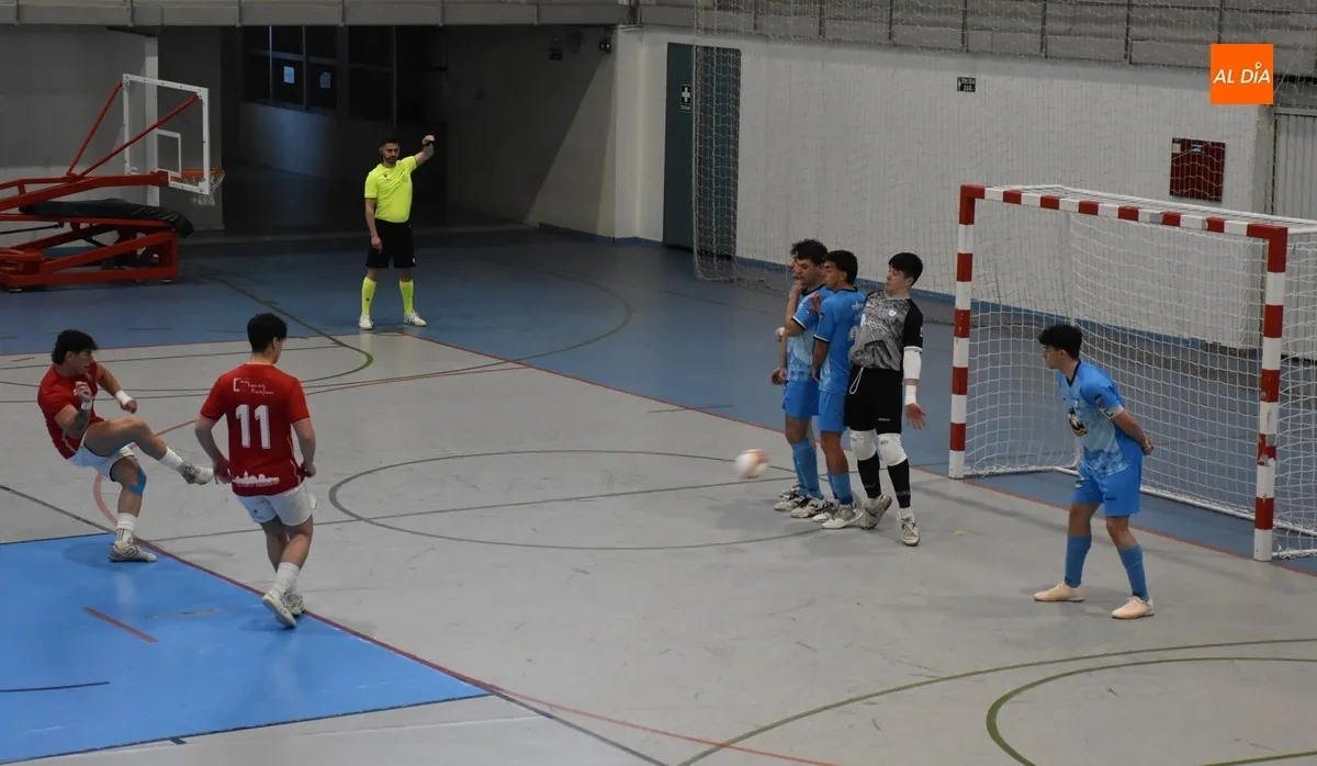 Foto 3 - El III Senior tiene que ganar &lsquo;dos veces&rsquo; el derby ante el FS Salamanca B