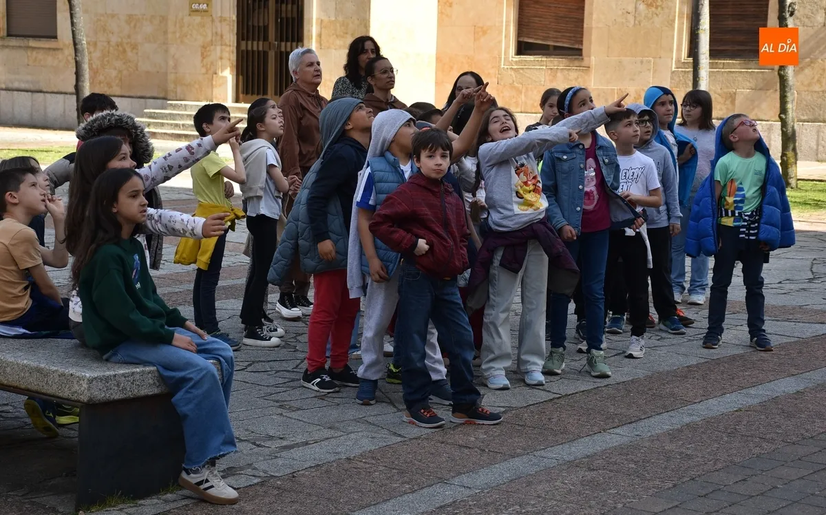Foto 2 - Alumnos de San Francisco visitan la Catedral con el Santo que les da nombre como eje