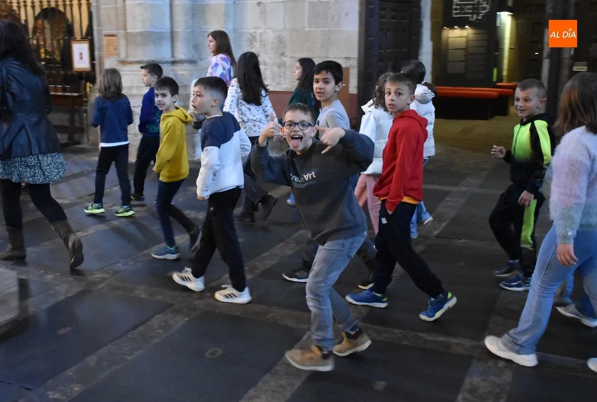 Foto 9 - Alumnos de San Francisco visitan la Catedral con el Santo que les da nombre como eje