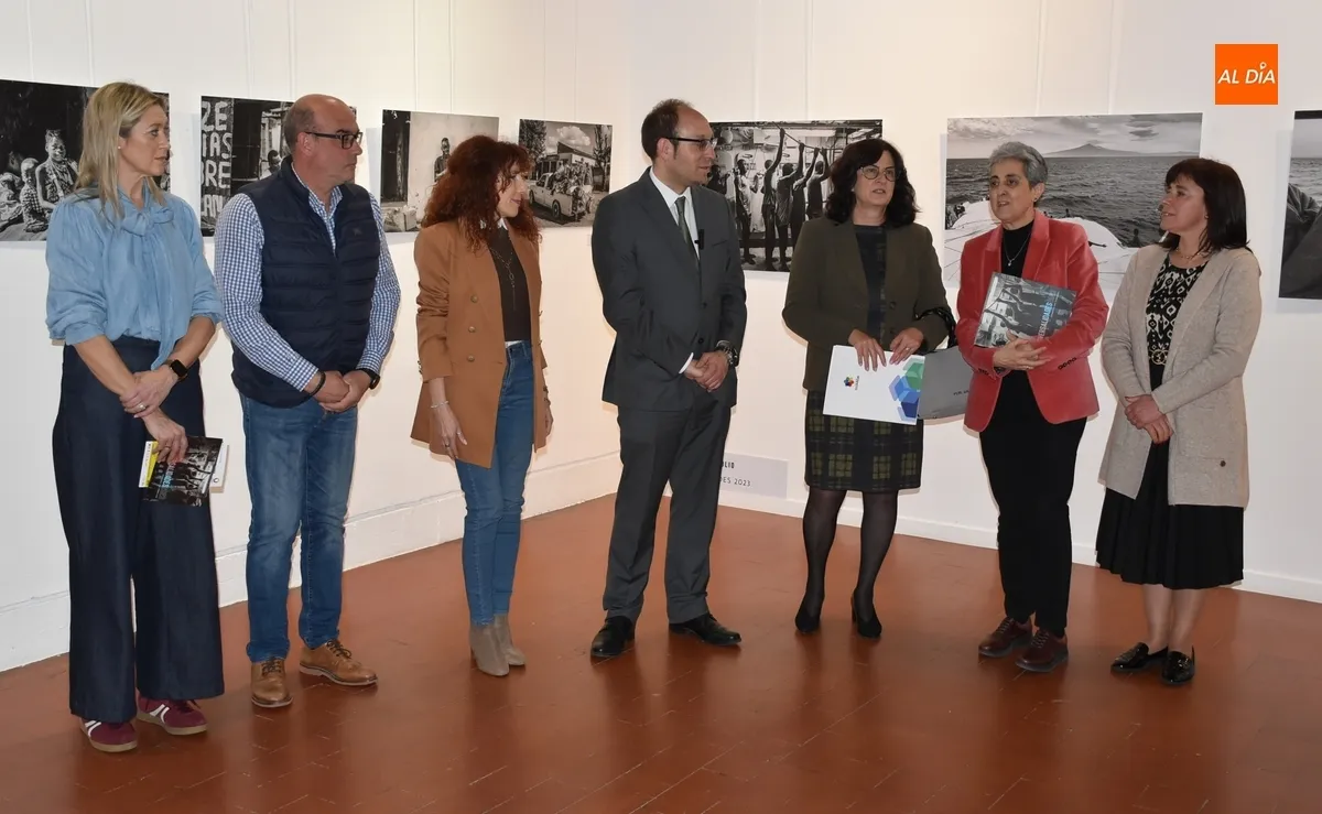 Foto 2 - El Ayuntamiento abre relaci&oacute;n con el Centro de Estudios Ib&eacute;ricos con una expo &lsquo;sin Fronteras&rsquo; 