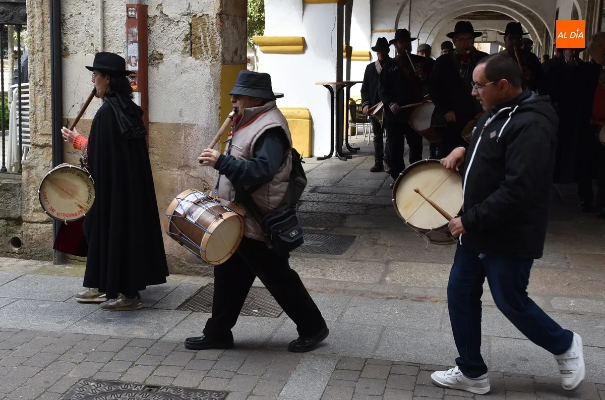 Foto 7 - Robleda sobresale en el festival principal de La Charrada, que acab&oacute; a pie de Plaza por culpa de la lluvia