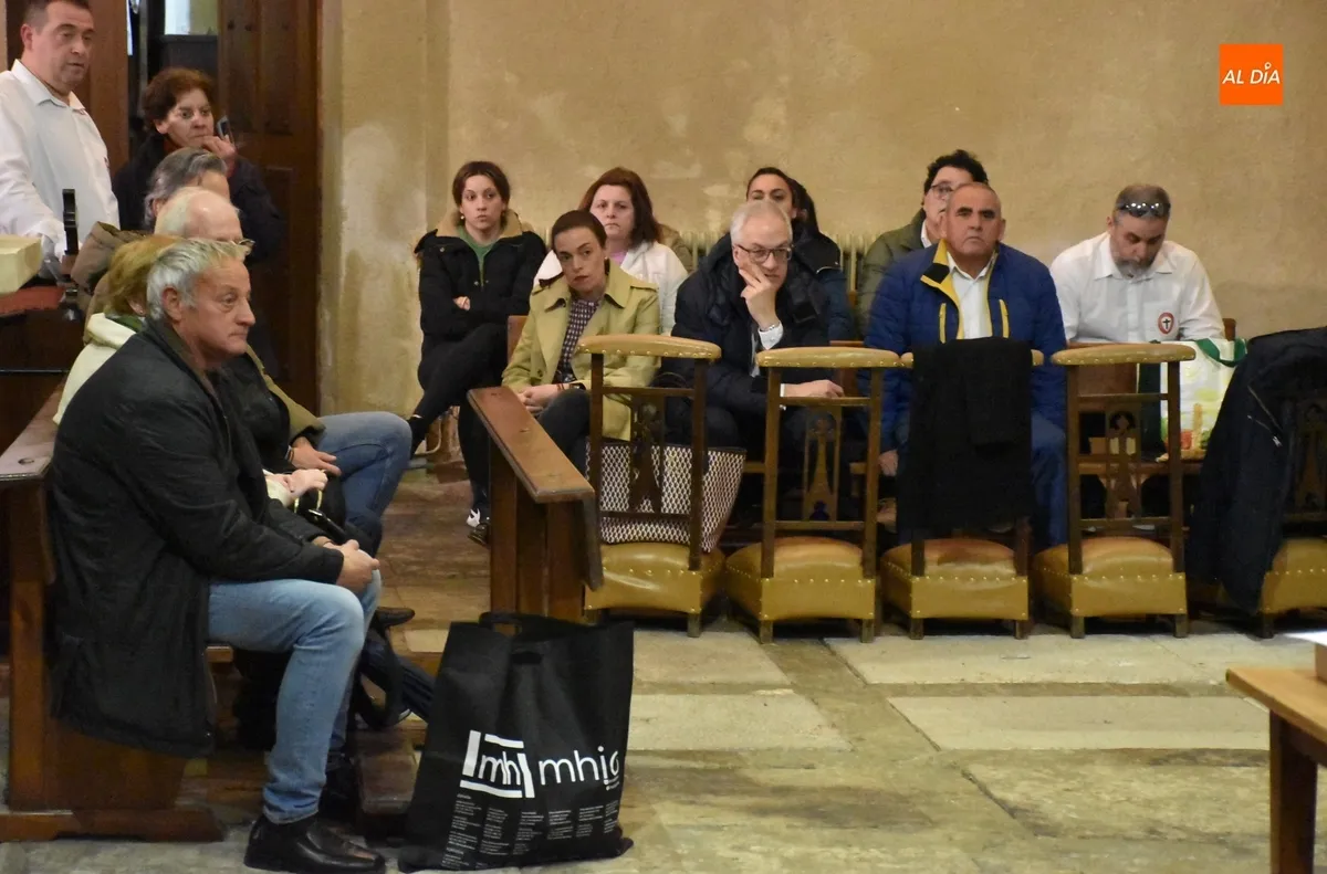 Foto 3 - El Silencio repetir&iacute;a la experiencia de rezar parte del Viacrucis en caso de no poder procesionar