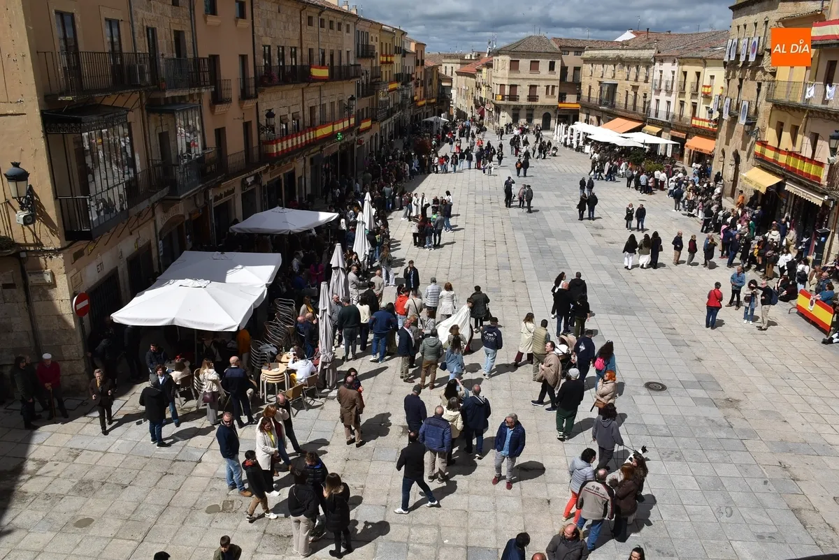 Foto 4 - Hasta cenas al aire libre en el concurrid&iacute;simo Jueves Santo de Ciudad Rodrigo
