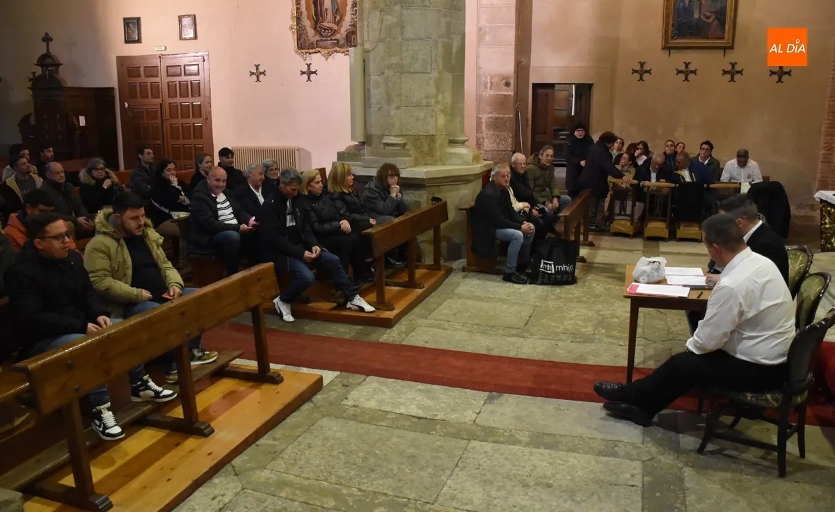 Foto 6 - El Silencio repetir&iacute;a la experiencia de rezar parte del Viacrucis en caso de no poder procesionar