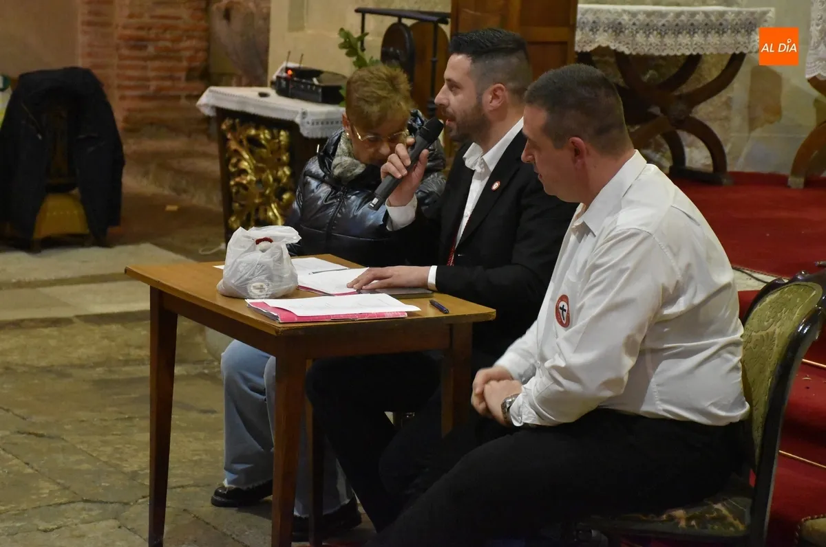 Foto 7 - El Silencio repetir&iacute;a la experiencia de rezar parte del Viacrucis en caso de no poder procesionar