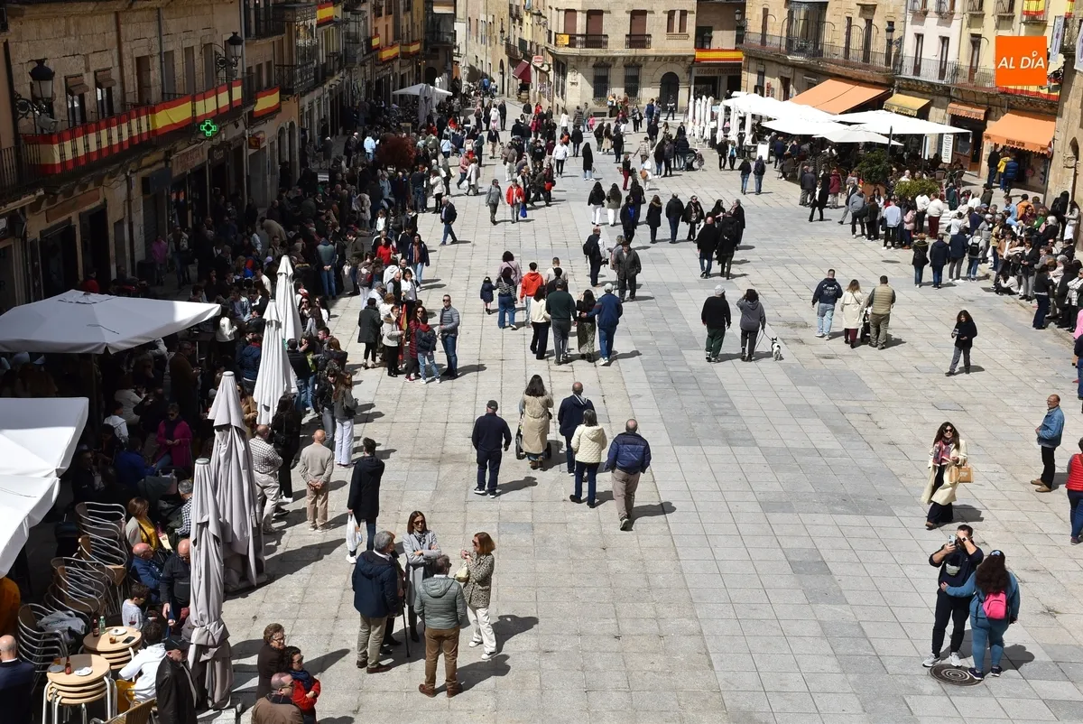 Foto 8 - Hasta cenas al aire libre en el concurrid&iacute;simo Jueves Santo de Ciudad Rodrigo