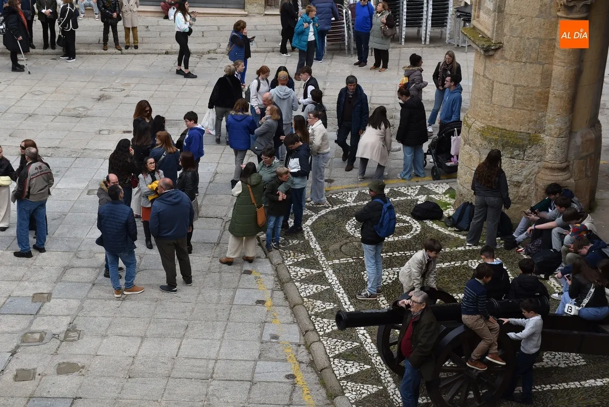Foto 9 - Hasta cenas al aire libre en el concurrid&iacute;simo Jueves Santo de Ciudad Rodrigo
