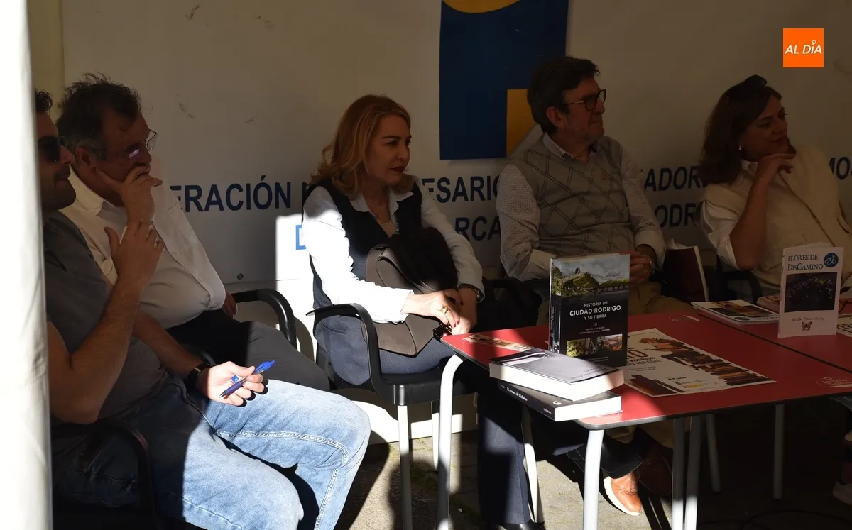 Foto 6 - Los autores asumen el protagonismo en la Feria del Libro Fernando Arrabal