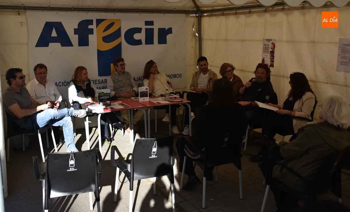 Foto 8 - Los autores asumen el protagonismo en la Feria del Libro Fernando Arrabal