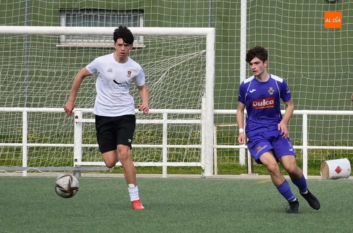 Foto 9 - El Juvenil del Ciudad Rodrigo, repleto de bajas, paga al final no sentenciar al Pe&ntilde;aranda