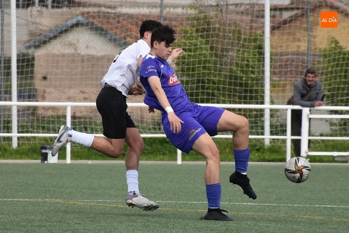 Foto 10 - El Juvenil del Ciudad Rodrigo, repleto de bajas, paga al final no sentenciar al Pe&ntilde;aranda
