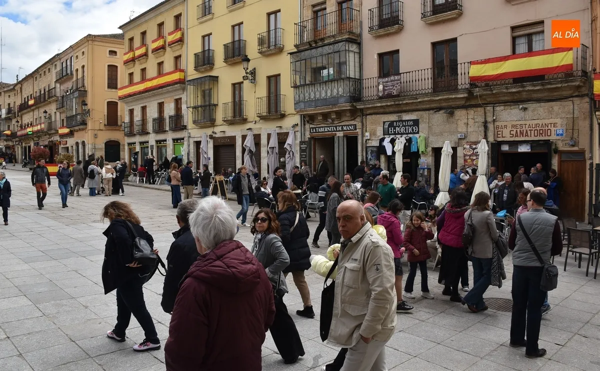 Foto 10 - Mirobrigenses y forasteros apuran la Semana Santa en la calle