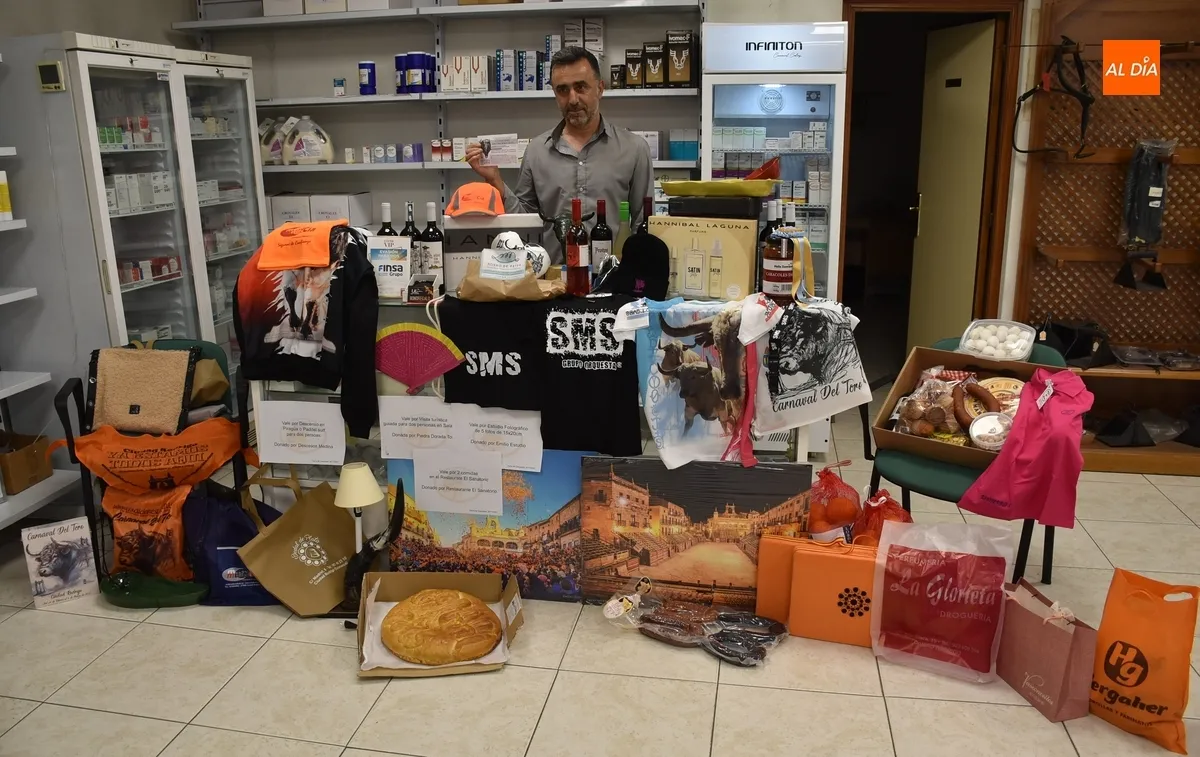 Foto 2 - Carnavaldeltoro.es entrega la mayor parte de los regalos de su Cesta del Antruejo 2025