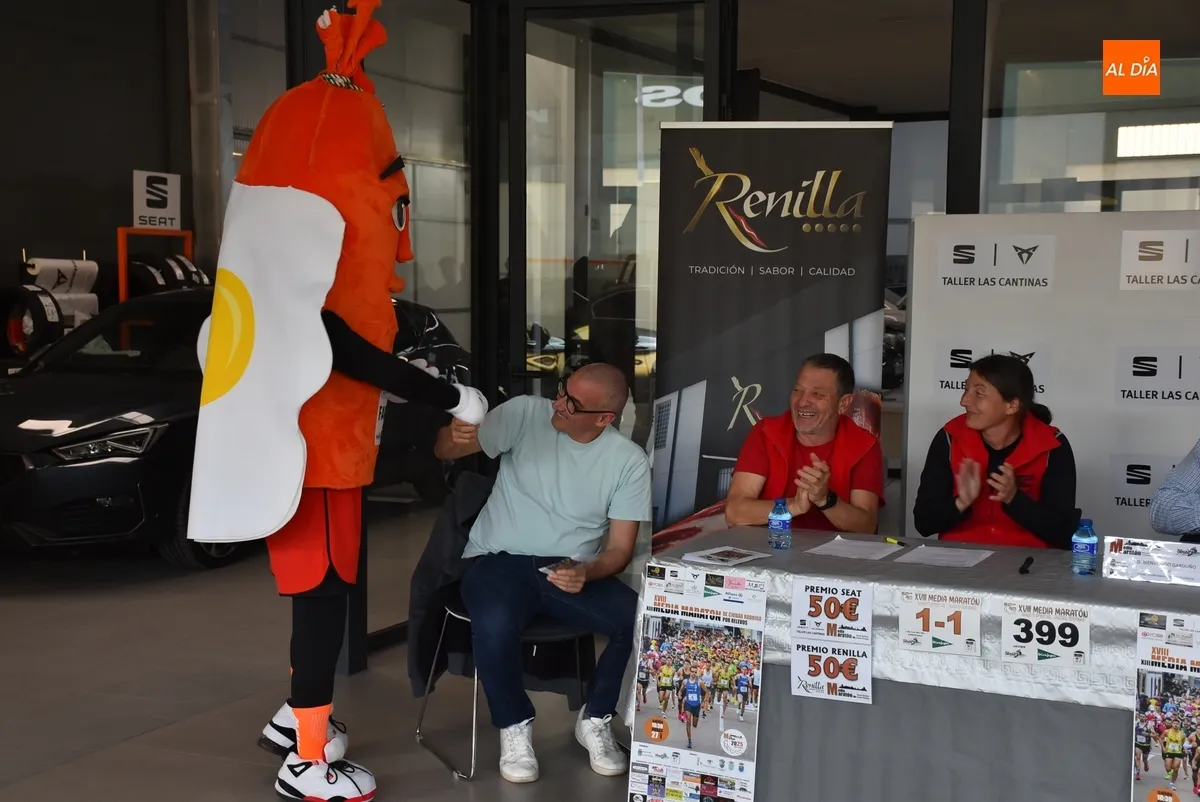 Foto 3 - La Media Marat&oacute;n estrena mascota en su edici&oacute;n con m&aacute;s inscritos desde antes de la pandemia