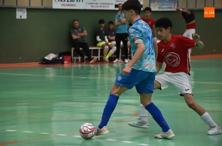 Foto 6 - Reparto de victorias en el doble duelo cadete e infantil entre III Columnas y San Crist&oacute;bal de Segovia