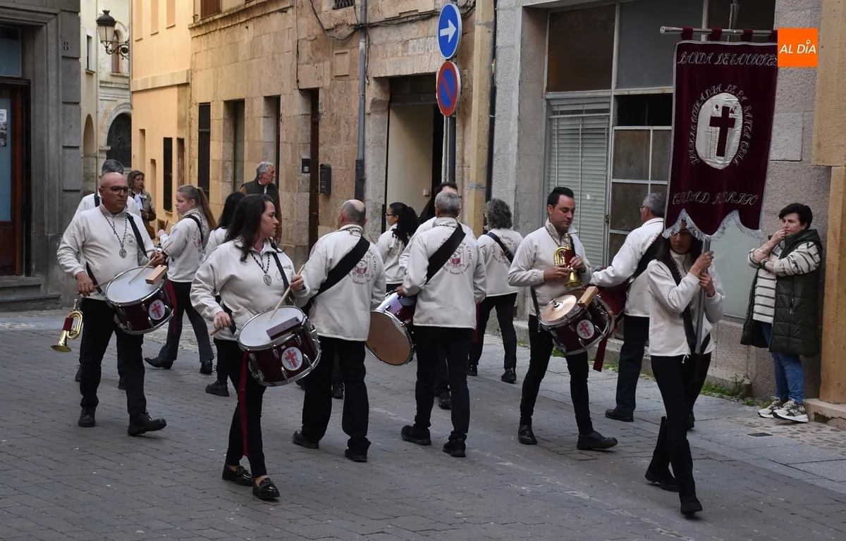 Foto 2 - Daniel Mielgo enlaza las 7 cofrad&iacute;as con los 7 sacramentos a trav&eacute;s de un ramillete de testimonios